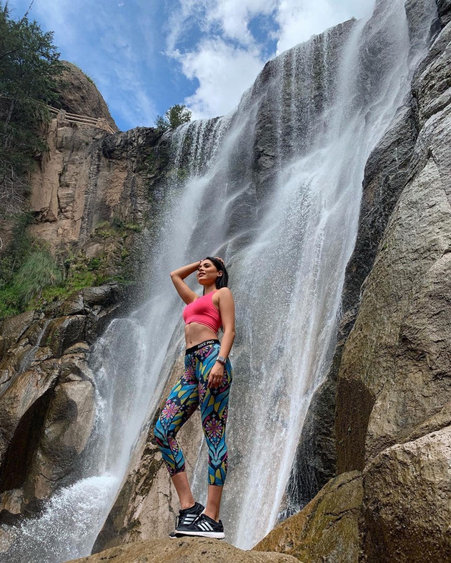 Nàng hậu check-in tại thác nước đẹp nhất Mexico - thác Cusárare. Ảnh: Andrea Meza/Instagram