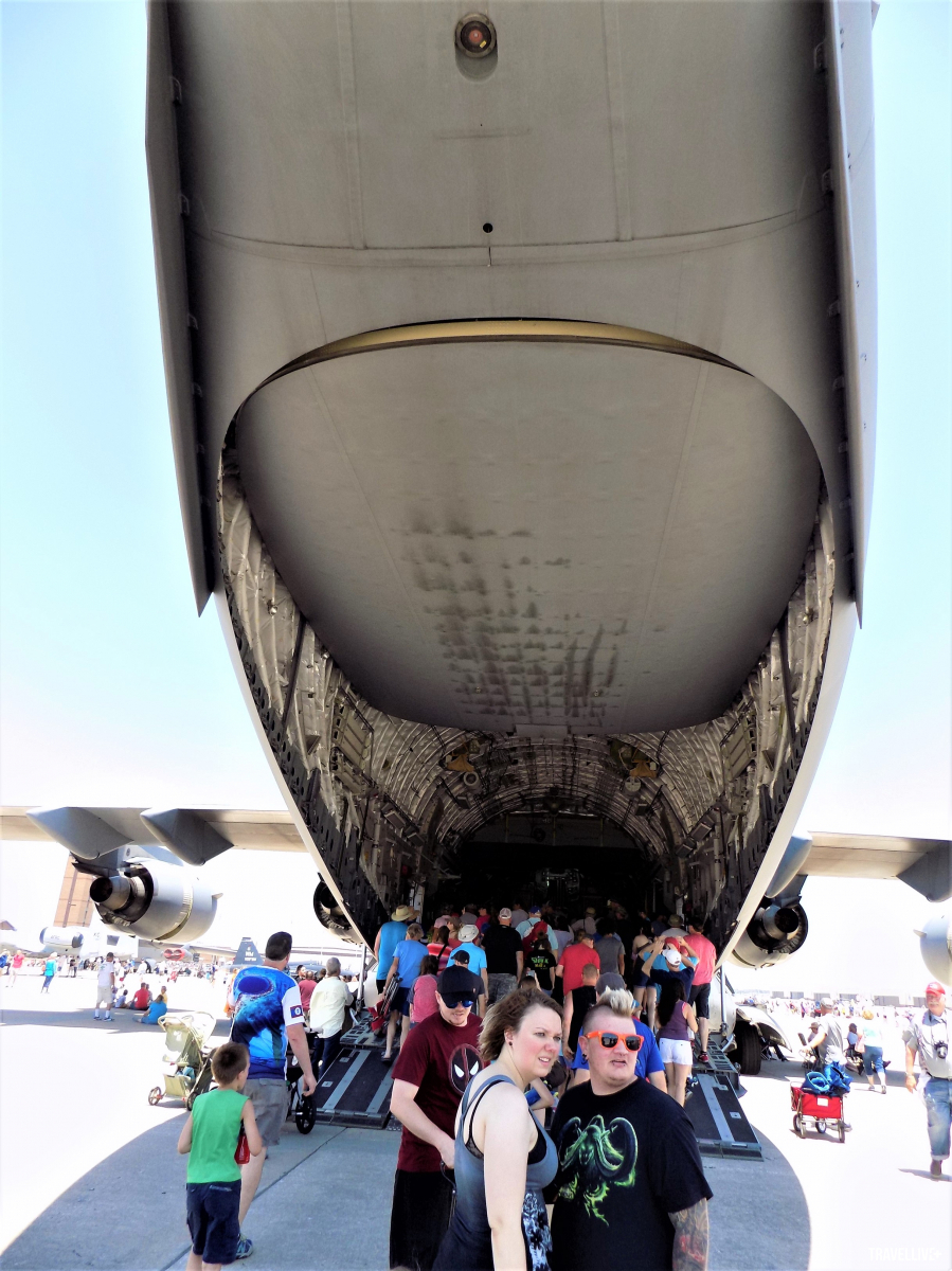 Du khách có thể “khám phá” bên trong chiếc C-5 Galaxy