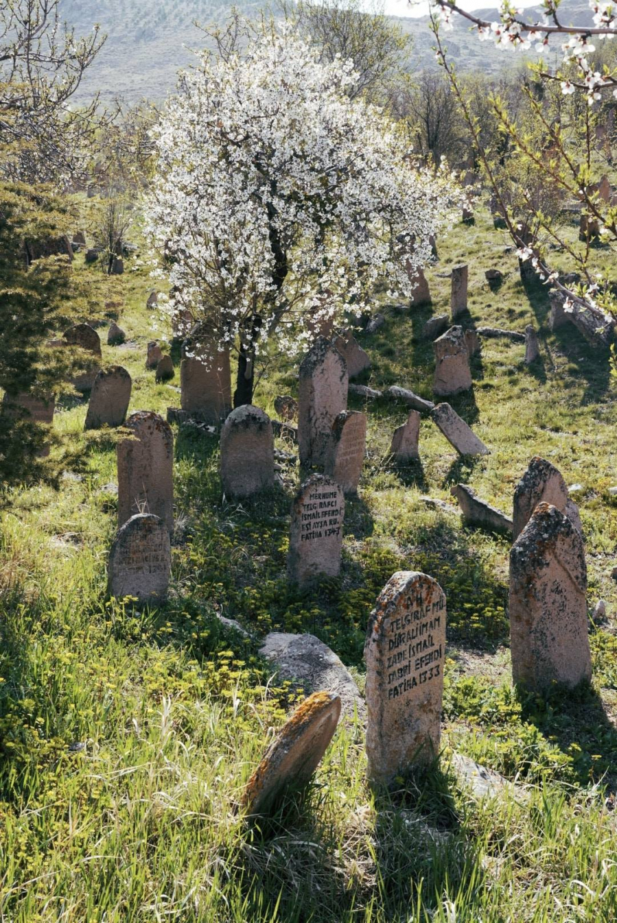Ở Sille có một khu nghĩa trang cũ của người Ottoman. 