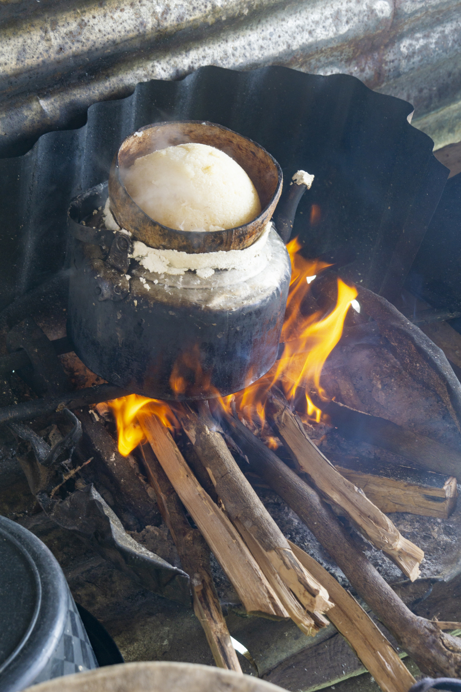 Putu, món ăn truyền thống địa phương
