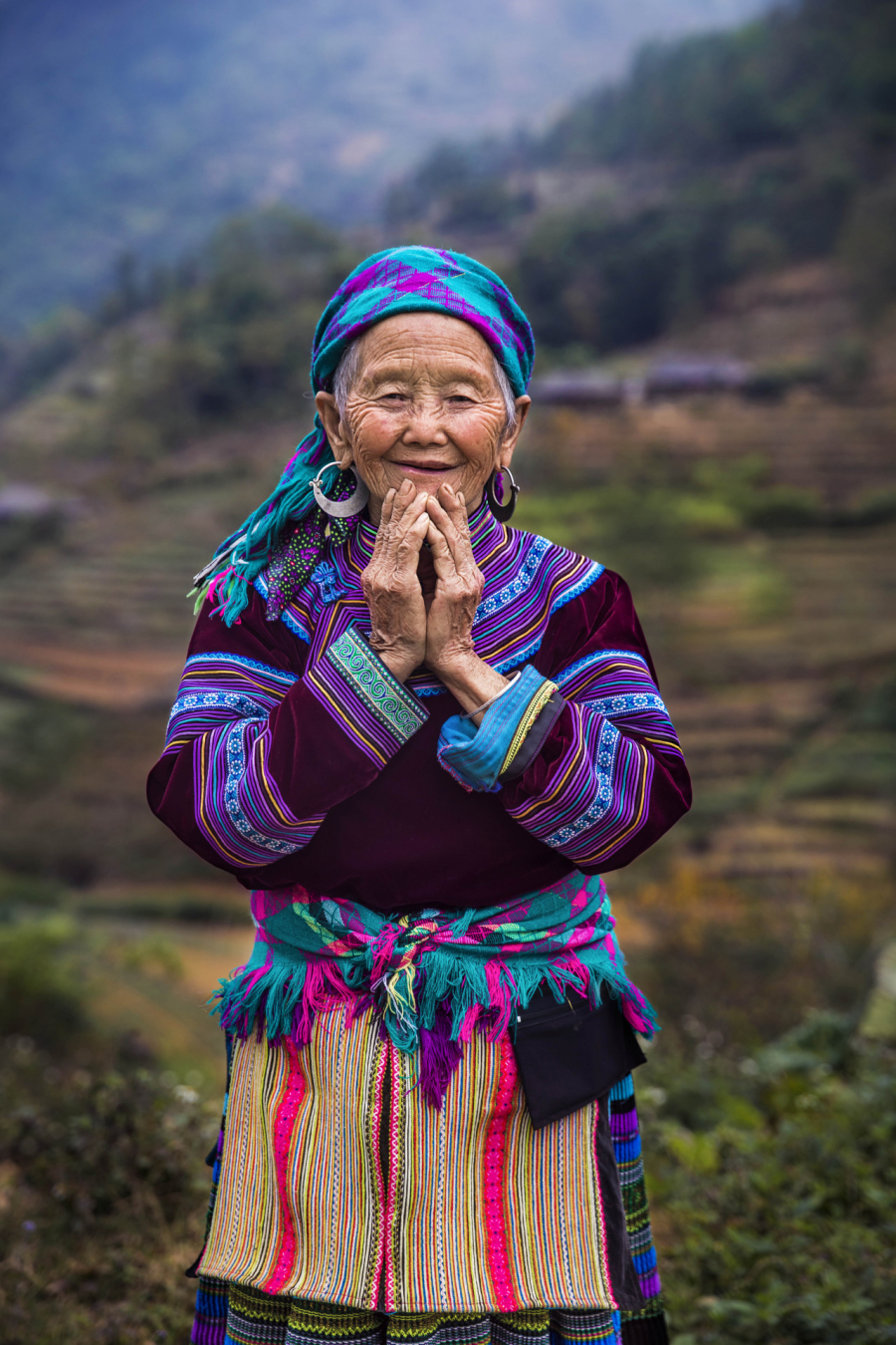 Bà Di - một người phụ nữ Hmông sống ở vùng Tây Bắc của Việt Nam.