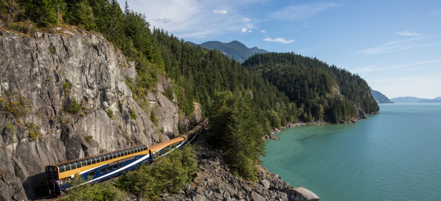 Tuyến đường Vancouver - Whistler - Quesnel - Jasper xuyên qua rừng mưa nhiệt đới ven biển, hẻm núi Fraser gồ ghề và bãi đào vàng Cariboo lịch sử trên đường đến dãy núi Rockies