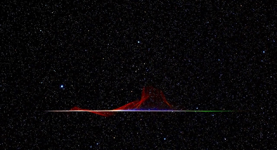 Bức ảnh “A Colourful Quadrantid Meteor” (Một ngôi sao băng Quadrantid rực rỡ sắc màu) của nhiếp ảnh gia người Mỹ Frank Kuszaj.
