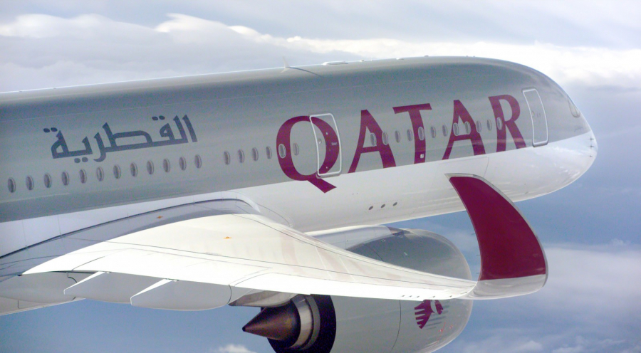 A350-XWB-Qatar-airways-air-to-air
