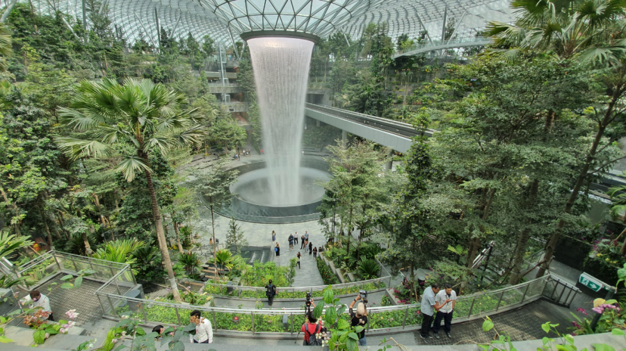 Jewel Changi có hình dáng như một viên ngọc khổng lồ.
