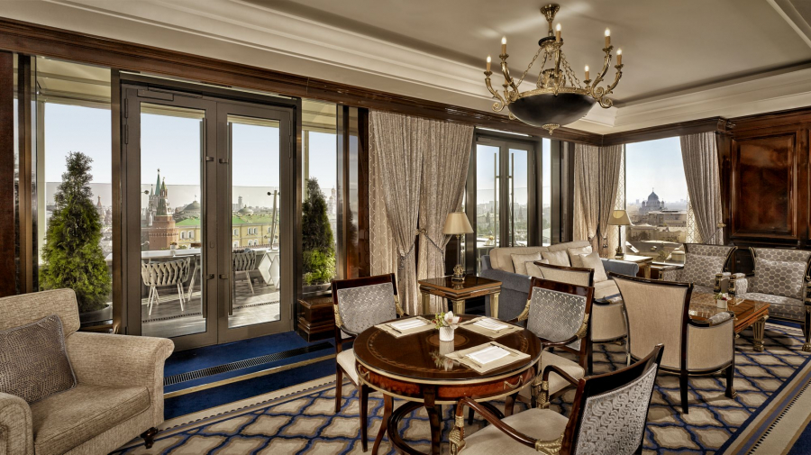 Khách sạn Ritz-Carlton ấm cúng ở trung tâm thành phố Moskva