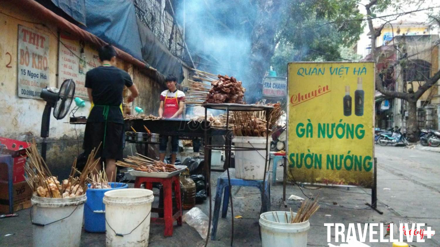 Lý Văn Phức, con phố nổi tiếng với những món ăn từ gà  
