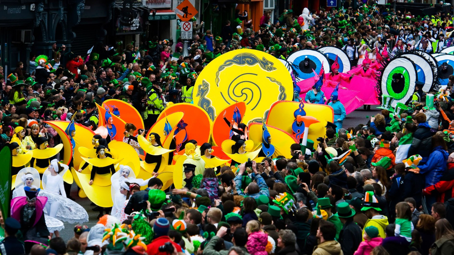 Toàn bộ người dân Ireland xuống đường mừng ngày lễ thánh Patrick truyền thống của mình.