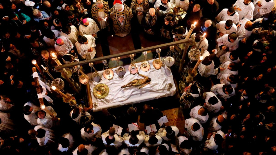 Người Palestine trong một lễ Phục sinh tại nhà thờ Thiên Chúa giáo