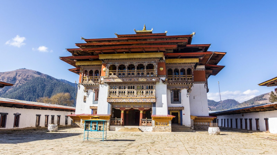 Gangtey-monastery-Bhuutan-1600x900