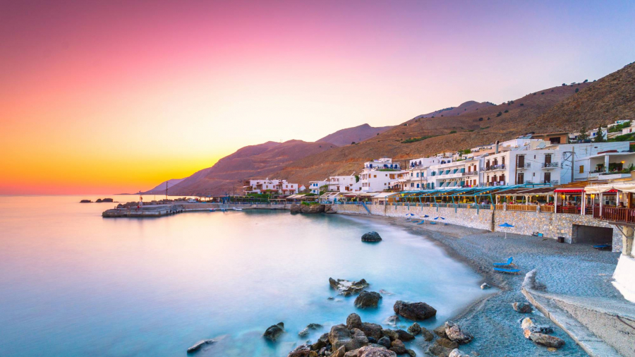 Hòn đảo Antikythera (Hy Lạp), nằm giữa đảo Crete và Kythira ở Địa Trung Hải, chỉ có 24 cư dân thường trú