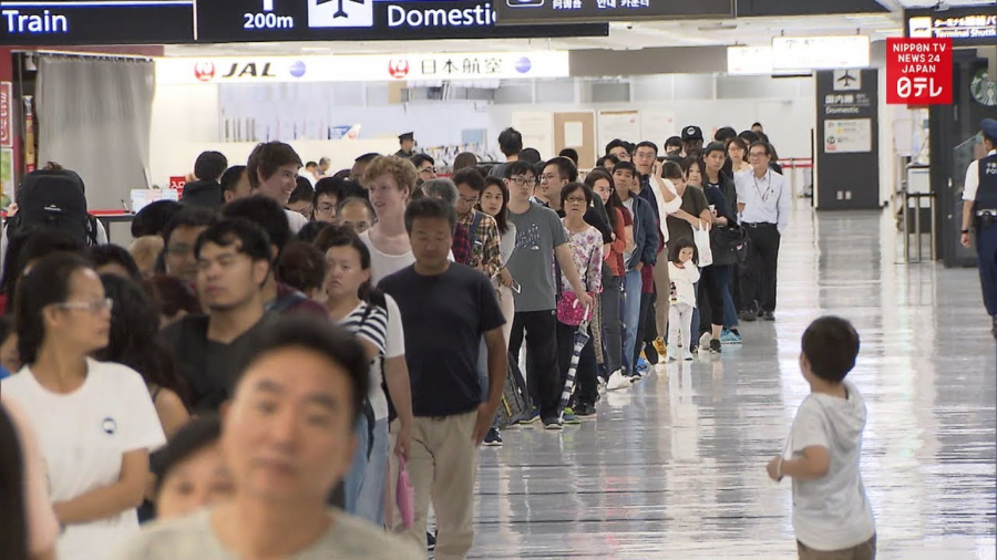 Sân bay Narita ghi nhận hơn 1.500 khách quốc tế đang bị kẹt lại ở đây