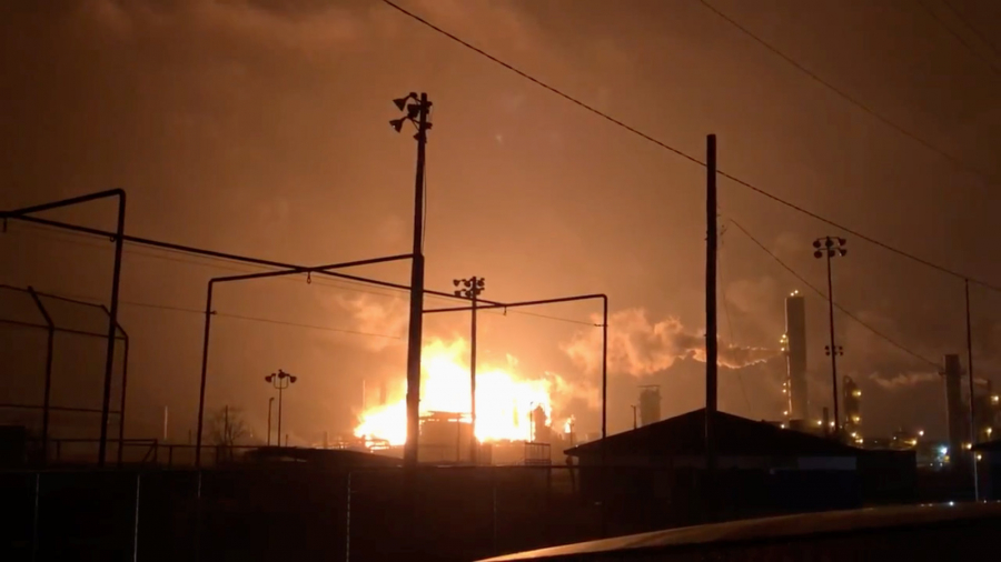 Vụ nổ xảy ra rạng sáng 27/11 (giờ Mỹ) tại nhà máy hóa chất dầu khí của TPC Group.