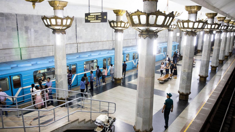 Hệ thống tàu điện ngầm của Tashkent được Lonely Planet mô tả là một trong những hệ thống metro Xô-viết đẹp nhất thế giới
