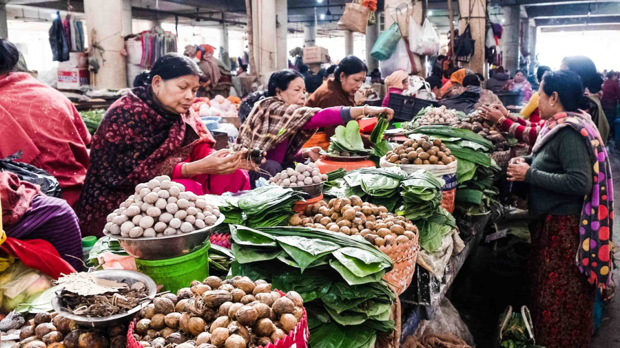 Ima-Keithel-India-market-Ima-Keithel-betel-nut-sellers-EM-Photo-credit-Eileen-McDougall-1920x1080