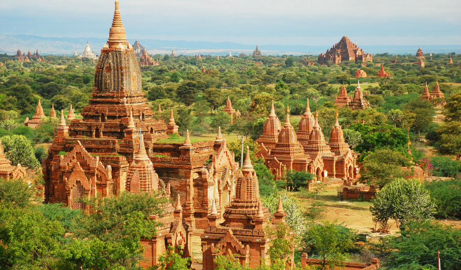 Bagan, cố đô xưa của Myanmar, với những tàn tích đền, chùa, tháp... được bảo tồn và gìn giữ cho đến ngày nay.