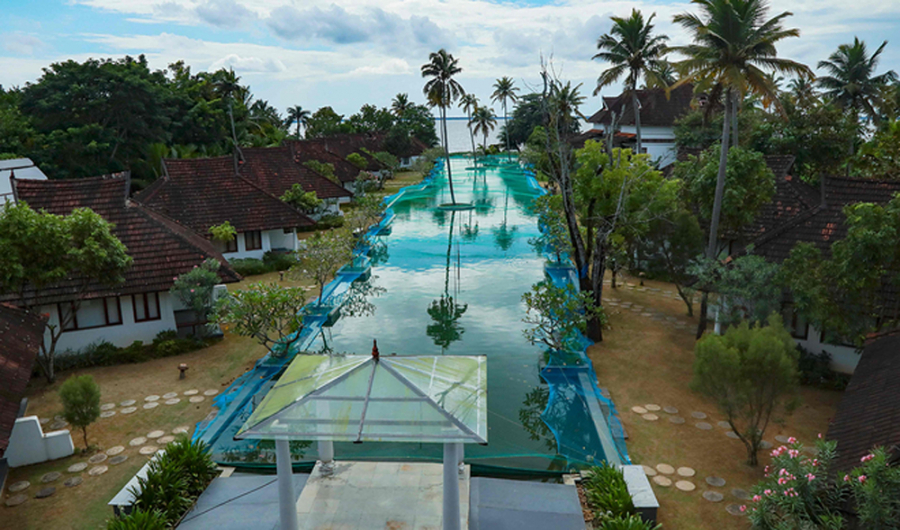 Bể bơi dài 150 m bên trong khu nghỉ dưỡng Aveda