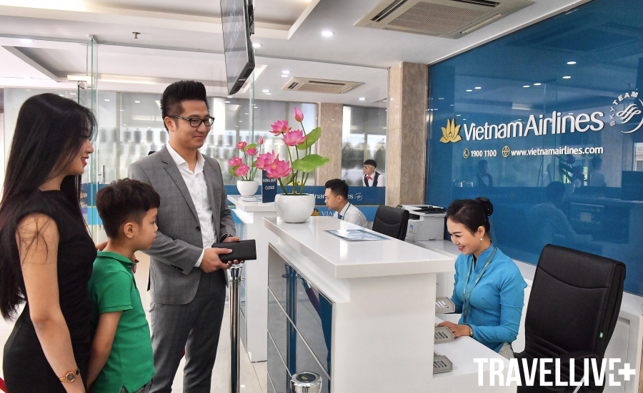 Các hành khách đầu tiên trải nghiệm dịch vụ mới in-town check-in tại Hà Nội    