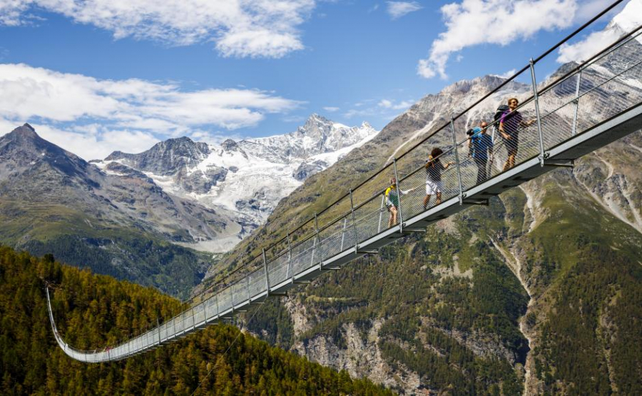 Cầu Charles Kuonen ở Thụy Sĩ.
