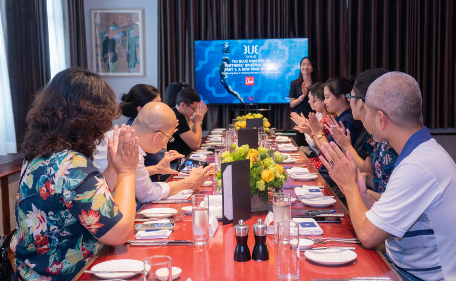 Các khách mời trong buổi gặp gỡ thân mật tại Press Club, Hà Nội