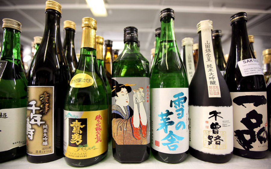 Một số nhà sản xuất rượu sake đã bắt đầu làm rượu mạnh hơn để đáp ứng nhu cầu khử trùng