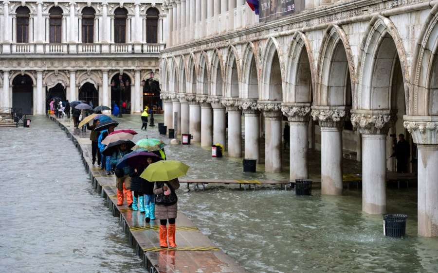 Venice bị nhấn chìm trong nước lũ.