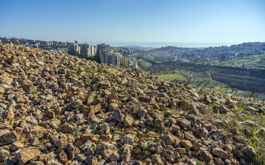 Cơ quan Cổ vật Israel đã khai quật trên sườn của đồi đá khu vực Arnona, Jerusalem và phát hiện một trung tâm lưu trữ hành chính 2.700 tuổi