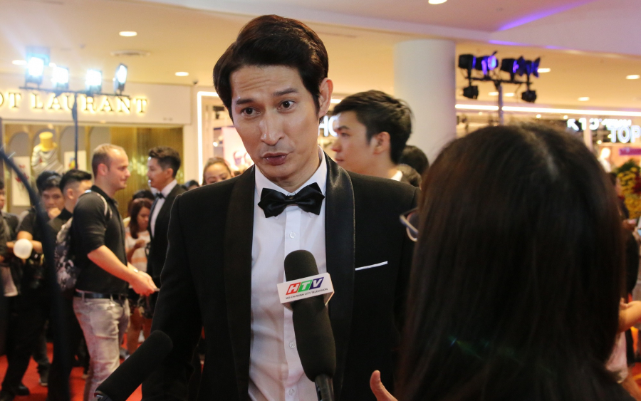 Huy Khánh trả lời báo chí tại lễ ra mắt bộ phim “Lật mặt 4 - Nhà có khách” 