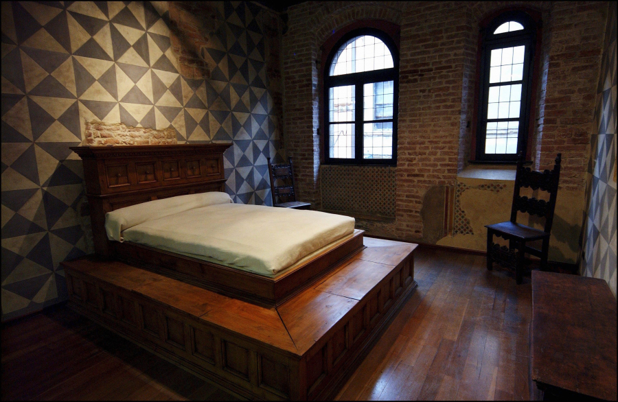 Letto di Giulietta - chiếc giường của nàng Juliet