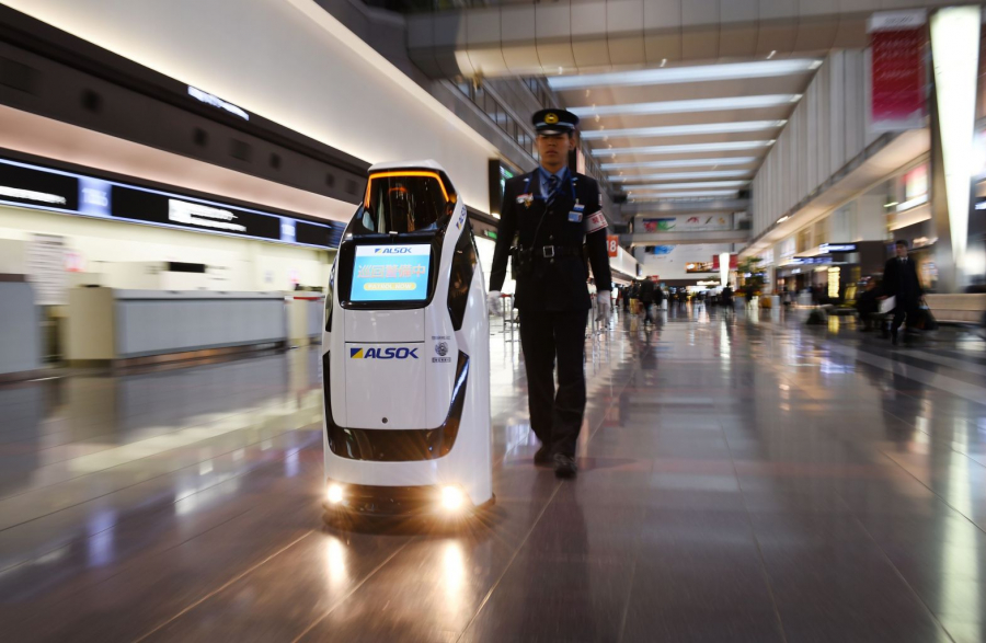 Robot cung cấp thông tin tại sân bay Tokyo