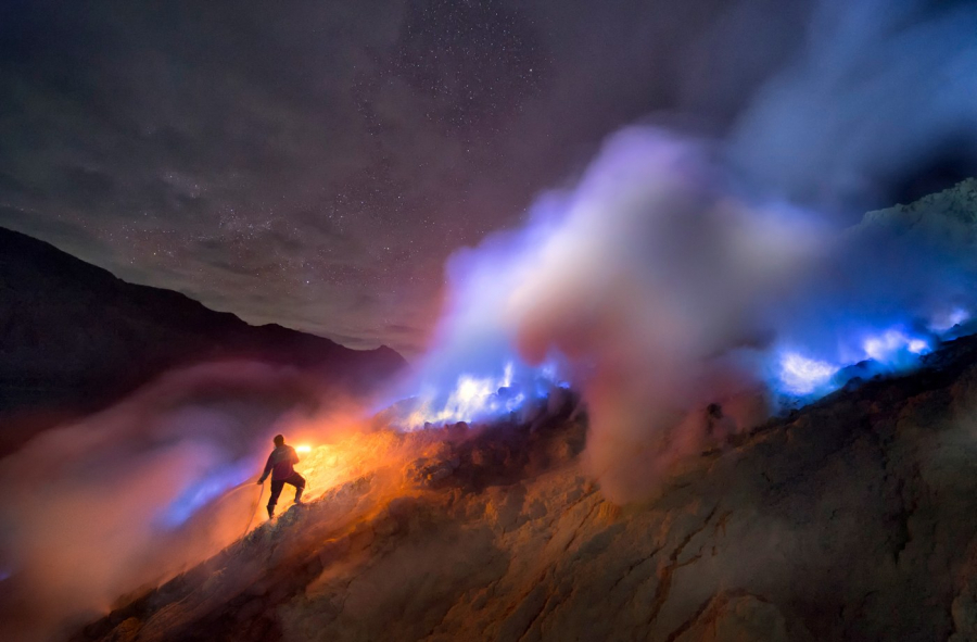 GettyImages-Blue-Lava-Sopon-Chienwittayakun