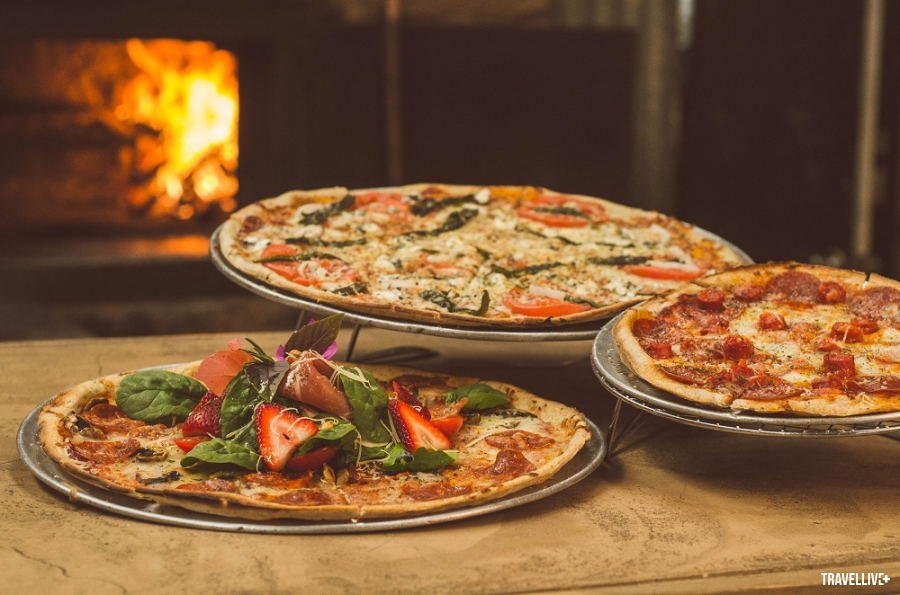 shallow-focus-photography-of-several-pizzas-1566837(sua)