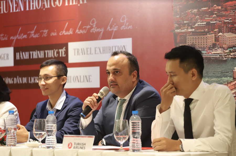 Giám đốc Turkish Airlines Việt Nam – ông Erkan Ince phát biểu tại sự kiện.  