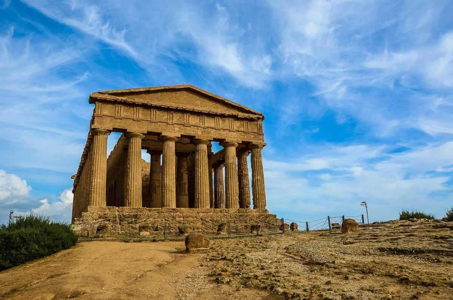 Italy_Sicily_Agrigento_Valley-of-the-temples-concordia-1200x795