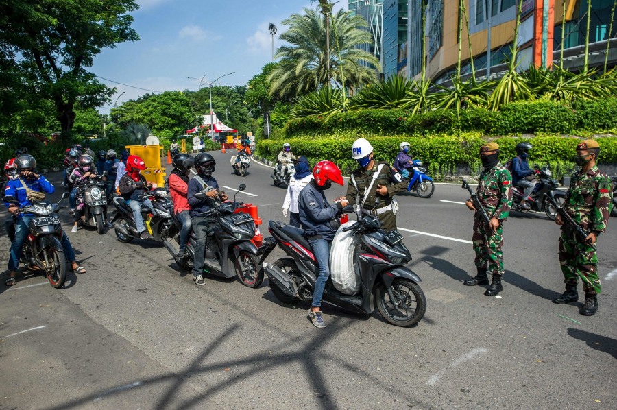 Một chốt chặn ở Surabaya