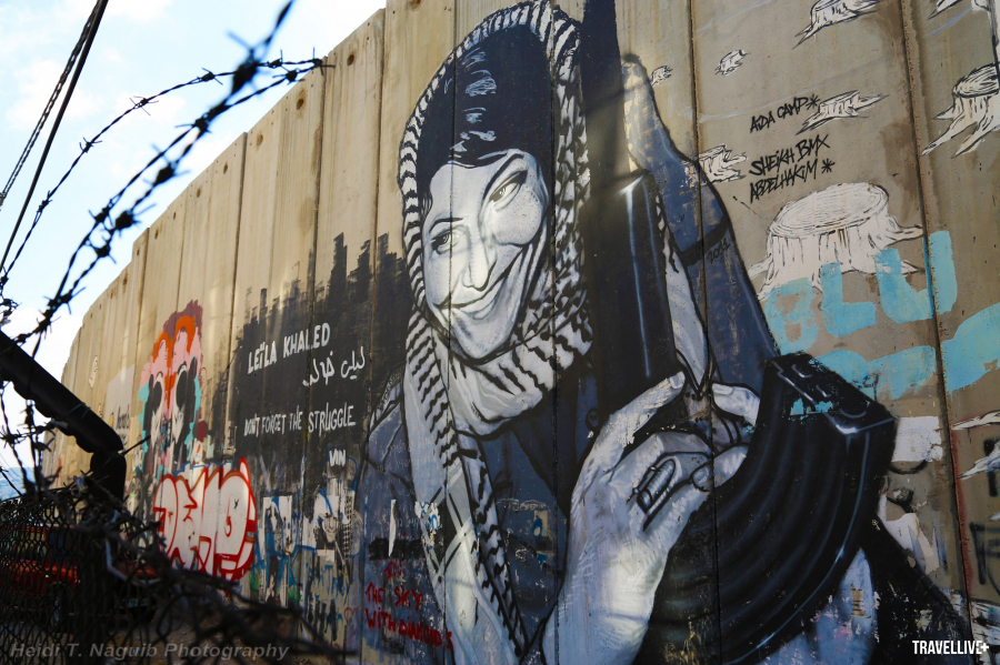Bức tường ngăn cách bờ tây, nơi ngăn cách phần đất giữa Israel và Palestine