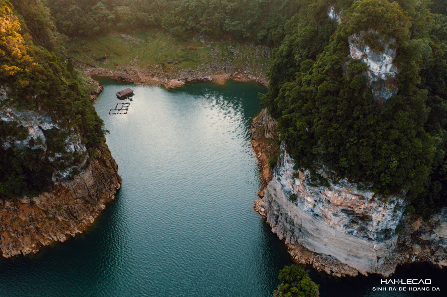 Hồ Na Hang (ảnh: Hailecao).