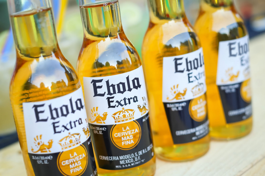Thành phần chính của bia Corona (hay Ebola) gồm nước, hoa bia, men, lúa mạch, ngô, gạo, papain và vitamin C.