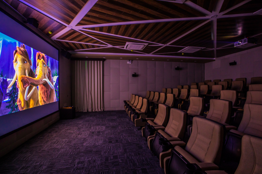 Lần đầu tiên có mặt tại một khu nghỉ dưỡng ở Việt Nam, rạp chiếu phim 3D The Anam có sức chứa 60 người với 3 suất chiếu mỗi ngày