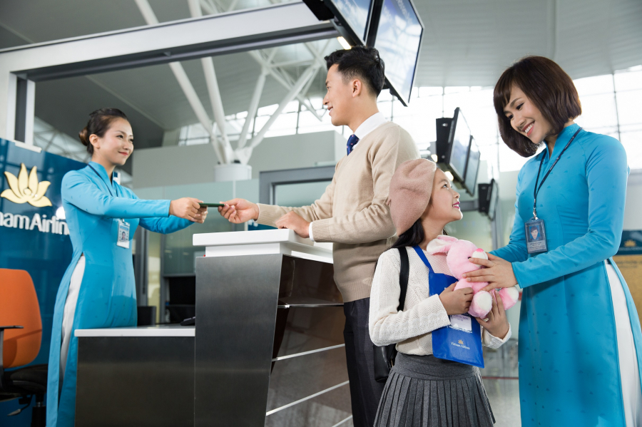 Vietnam Airlines cũng đề xuất giảm 75% giá vé máy bay cho tối đa 2 người đi cùng mỗi y bác sĩ, điều dưỡng và nhân viên y tế