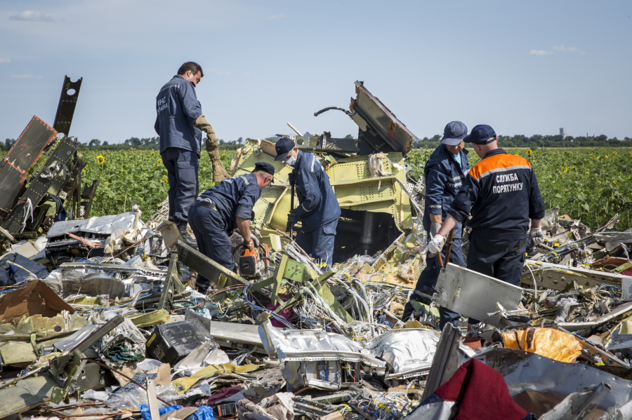 Những mảnh vụn của chiếc MH17 sau thảm hoạ