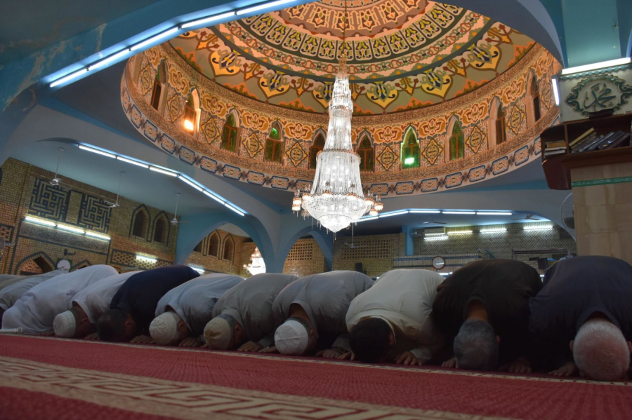 Người Hồi giáo thực hiện lời cầu nguyện 
