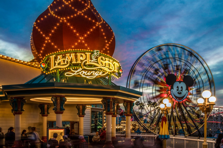 Có hơn 602 địa điểm ăn uống tại Walt Disney World ở Orlando và Disneyland Resort ở Anaheim (California).