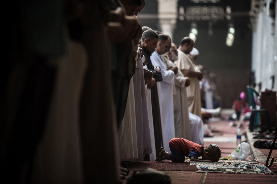 Người dân Ai Cập cầu nguyện dịp lễ Eid al-Fitr