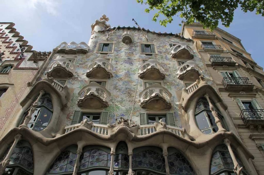 casa-batllo-barcelona-stunning-cities-for-architecture-lovers-across-the-world-a-world-to-travel