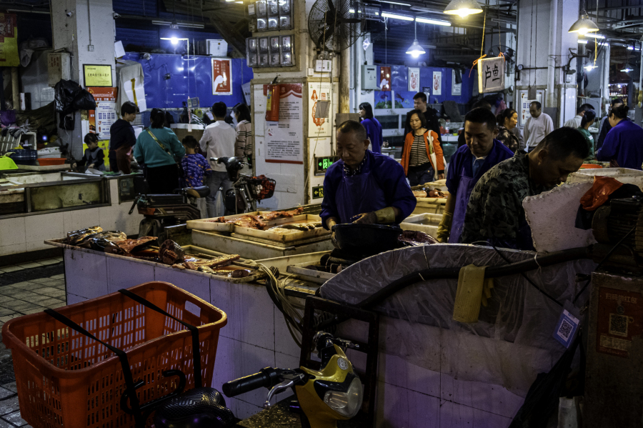 Các khu chợ chuyên buôn bán thịt động vật hoang dã ở Trung Quốc  