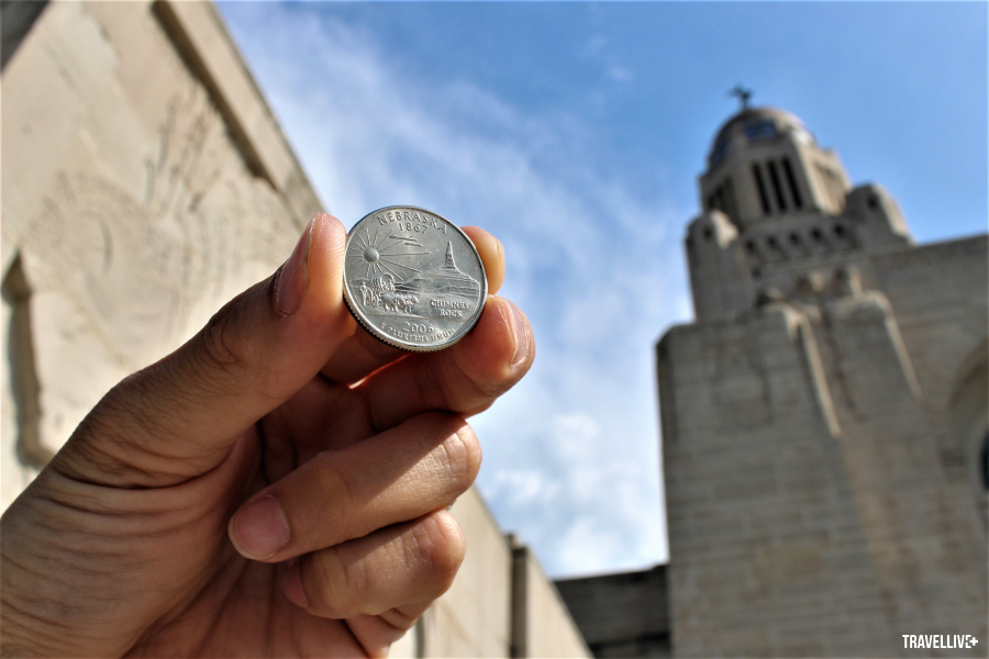 Đồng xu 25 cent chụp ở toà nhà quốc hội bang Nebraska