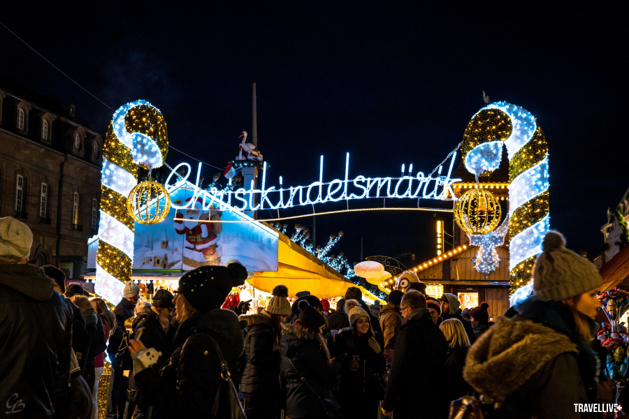 Chợ Noel truyền thống, lâu đời nhất nước Pháp mang tên Christkindelsmärik trên quảng trường Broglie. 