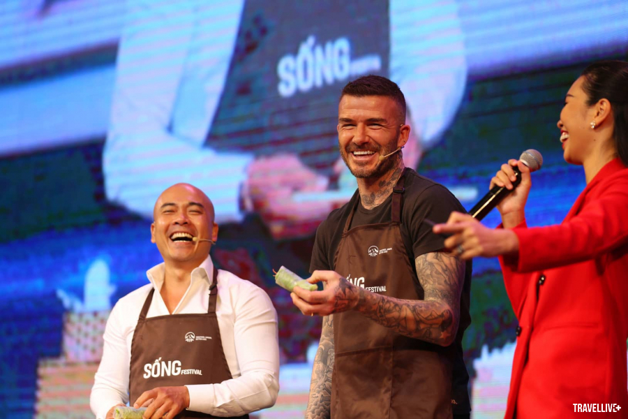David Beckham tự tay làm món nem cuốn Việt Nam