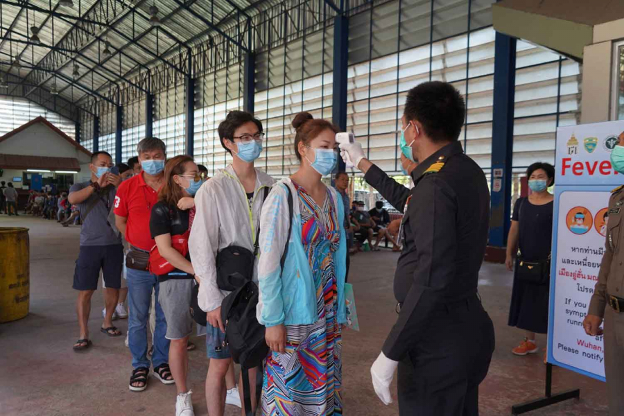 Chính phủ Campuchia quyết định tự động gia hạn visa du lịch cho các công dân nước ngoài và miễn tiền phạt lưu trú quá hạn cho tới khi họ có thể rời khỏi Campuchia